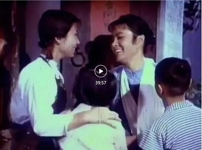 江青摄影：晒得黝黑的女民兵美不美？