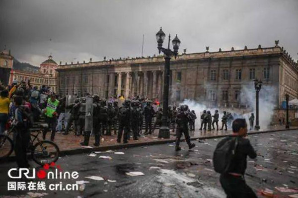 张宏良:大众民主革命——无产者到负产者的革命（2019年）