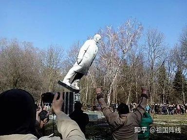 警惕挂羊头卖狗肉的假马克思主义