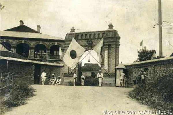 超级工程一览：民国范儿——姜文这番话，为何让公知张鸣勃然大怒？