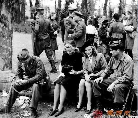 二战胜利后到底谁强奸了19万德国妇女？苏联的黑锅一背70年