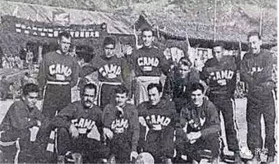 “毛主席万岁！志愿军万岁！”在联合国军战俘奥运会场响起