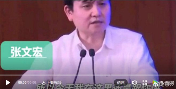 有些人总觉得美国的月亮更圆一点,张文宏就是典型