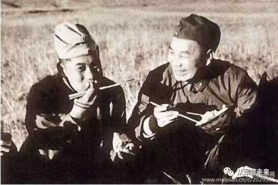 毛主席一声号令，将军们踊跃下连队当兵