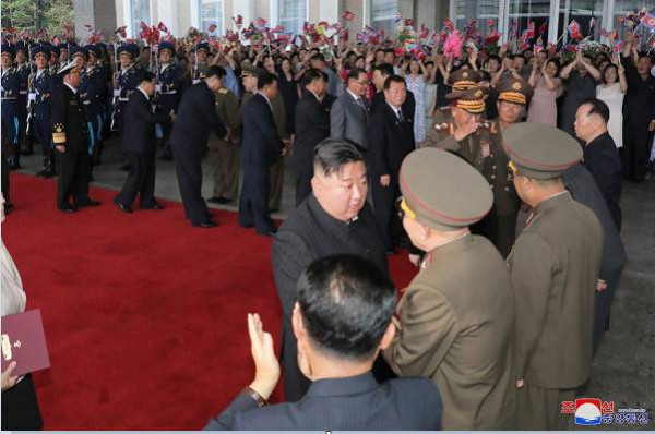 朝鲜劳动党总书记、朝鲜民主主义人民共和国国务委员长金正恩同志从平壤启程出访俄罗斯