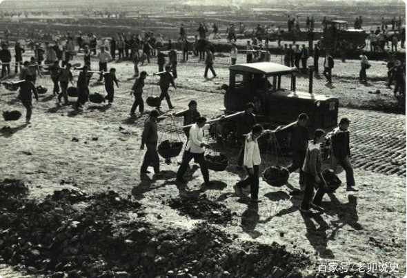 老照片:新中国70年代初期欣欣向荣的农村人民公社