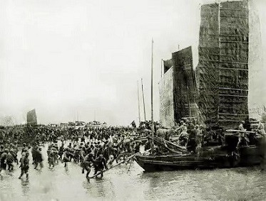 “人间正道是沧桑”:毛主席诗词的神来之笔,以史写诗,用诗写史