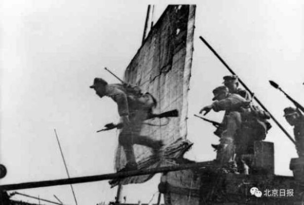 70年前这场胜利天翻地覆！毛泽东亲自写下这篇通讯