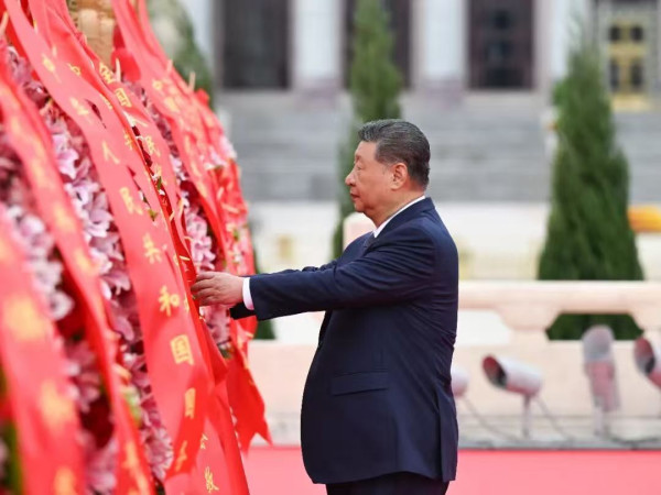 烈士纪念日向人民英雄敬献花篮仪式在京隆重举行 习近平等党和国家领导人出席
