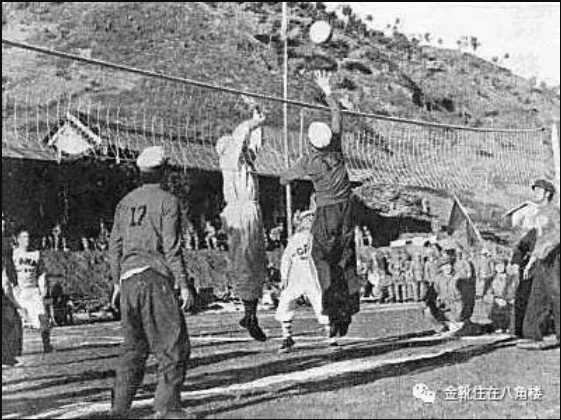 《狙击手》：论“自杀式袭击”的伪气魄