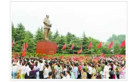 各地人民自发纪念毛主席逝世40周年