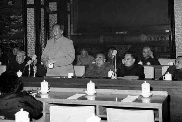 中华民族的子孙应当知道的关于毛主席的十四个谬论