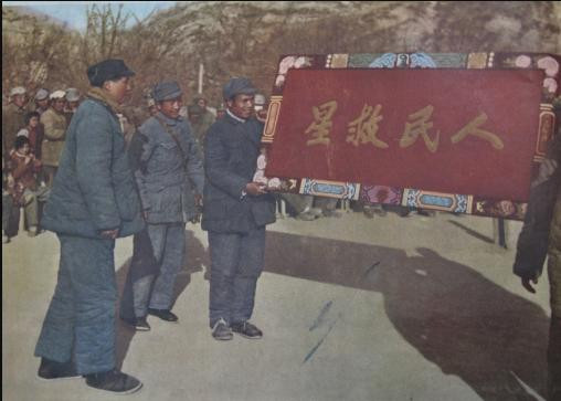 毛主席曾说：我这个人听不得穷苦老百姓的哭声，看到他们流泪，就忍不住要掉泪