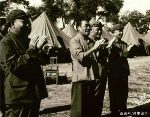 1977年，陈永贵副总理乘坐国产运十飞机，最后一次走出国门访问！