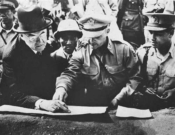 1957年《人民日報》：杜勒斯的夢！