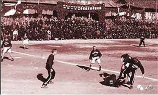 “毛主席万岁！志愿军万岁！”在联合国军战俘奥运会场响起