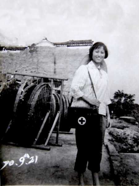 那个年代的宣传画集锦——赤脚医生
