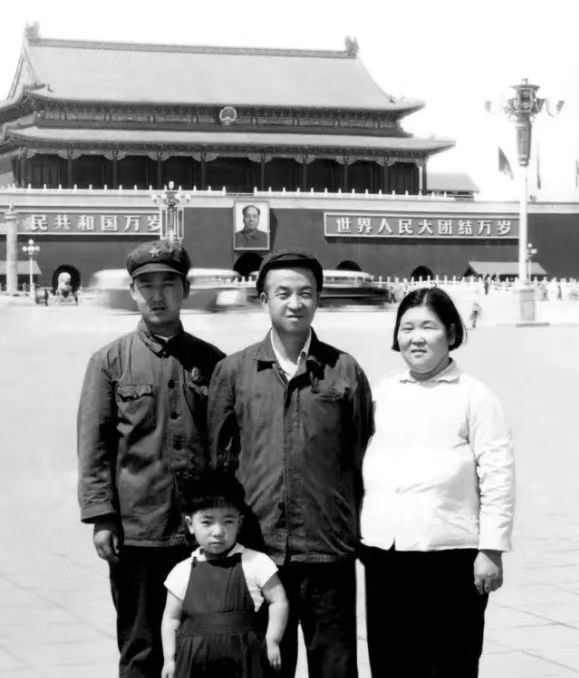 毛时代好书推荐：王进喜——把他的骨头砸碎了，也找不出半个“我”字
