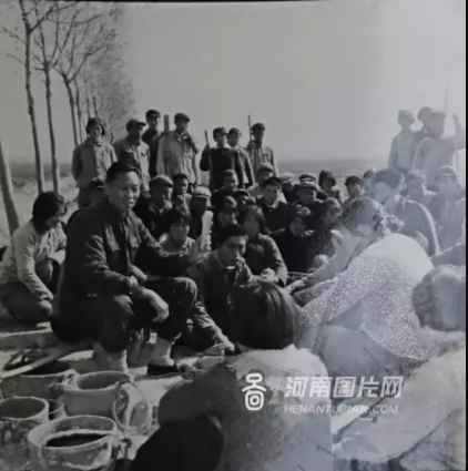 艰难奠基，新中国前三十年史诗般波澜壮阔的工业史（中）