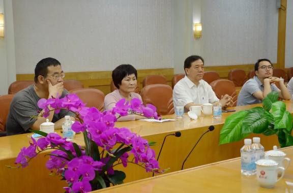 十多家省级以上媒体聚焦南街村