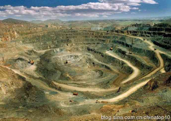 庆五一，新中国工程掠影