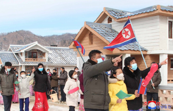 朝鲜：各地农村相继迎来乔迁之喜