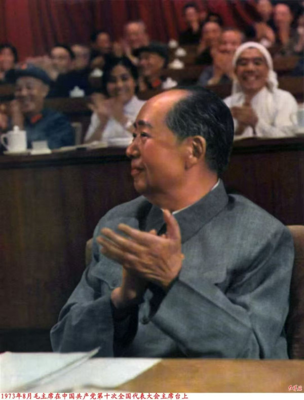 李克勤|吴桂贤陈永贵坐在毛主席身后：一张颇有意义的照片，这是何时何地拍的？