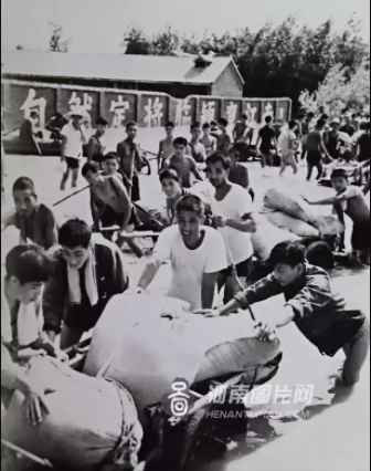 艰难奠基，新中国前三十年史诗般波澜壮阔的工业史（中）