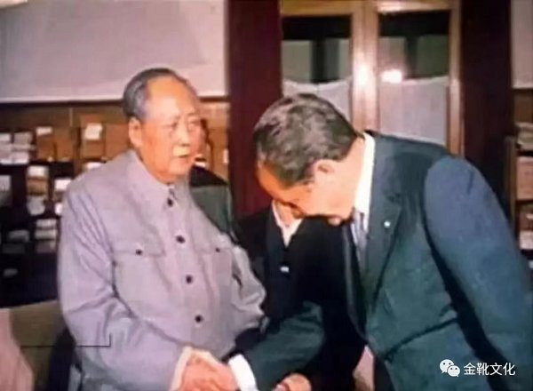 如何面对美国?向毛主席学习吧
