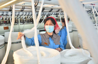 朝鲜工人：工人宿舍是“我们的温暖的家”