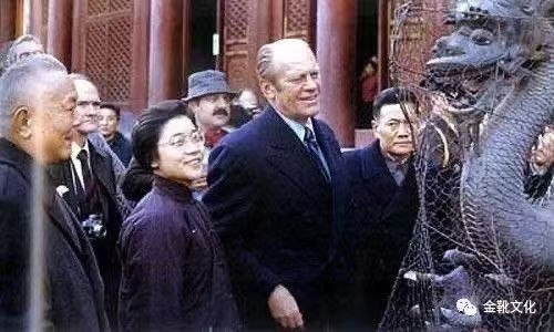 如何面对美国?向毛主席学习吧