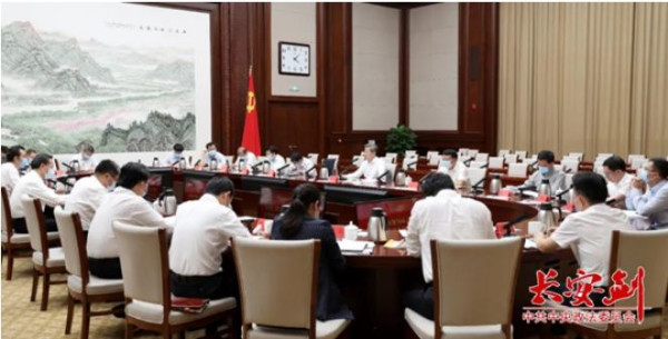 涉黑家族一家28个官员！如何打破“关系网”拔出“保护伞”？