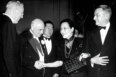 中国的农历春节曾经被废过一次