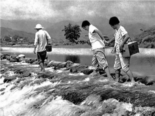 档案 | 1965年6月26日,毛泽东怒批卫生部,催生中国“赤脚医生”