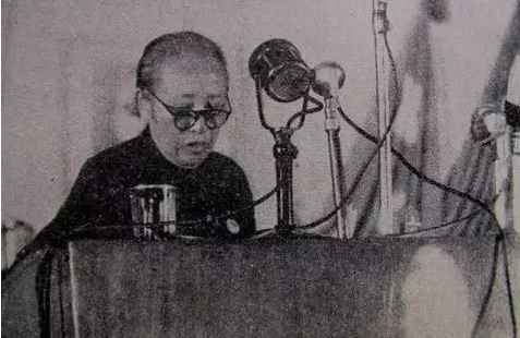 奴化教育从娃娃抓起,初中教材竟以田园女权运动代替妇女解放运动