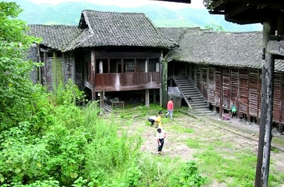 戏楼神庙古老文化物象 人文情感记忆符号载体