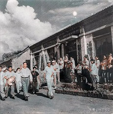 毛主席开辟的金光大道：略论人民公社的十大好处！