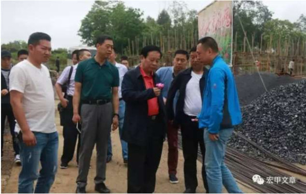  王宏甲：党建引领，深化改革，组织起来，共同致富。这是“塘约道路”的核心要义