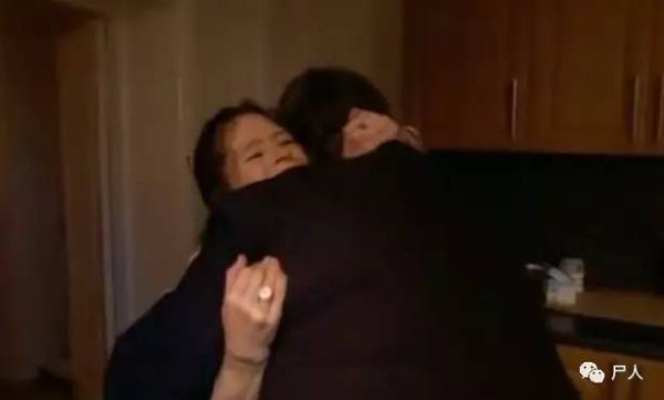 19岁女孩被卖当性奴，被要求每晚必须接待18个客人