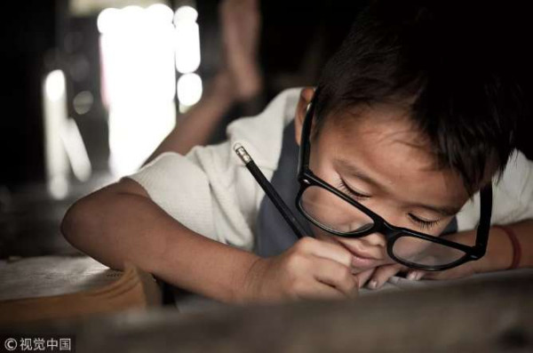 寒门再难出贵子？这份对北大6万余名学生的调查得出了一个答案......