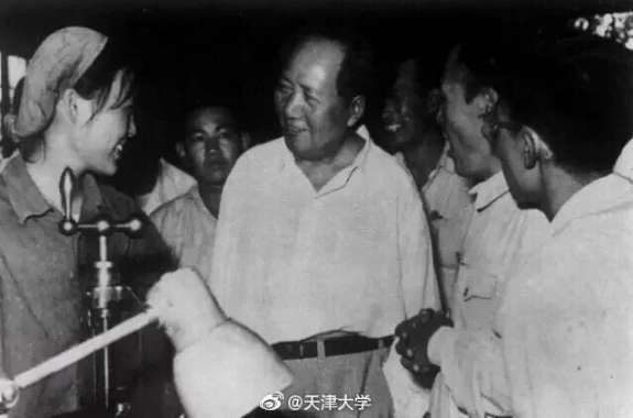 62年前，毛主席视察天津大学