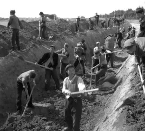 艰难奠基，新中国前三十年史诗般波澜壮阔的工业史（中）