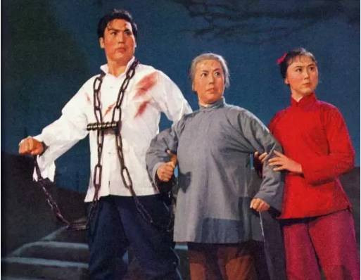 1970年革命现代京剧电影《红灯记》：无产者一生奋战求解放