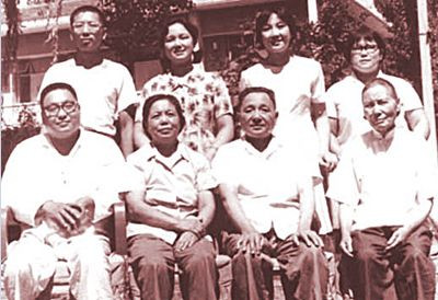 伟人风范——从两个家族看真伪共产党