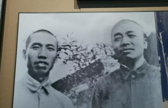 左权外孙沙峰等千人山西纪念左权牺牲75周年