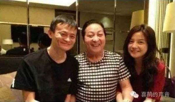 喜鹊：赵薇戴立忍台独门续：赵薇的诡异捐款