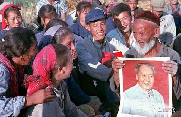 只有阶级的团结，才能带来民族的团结