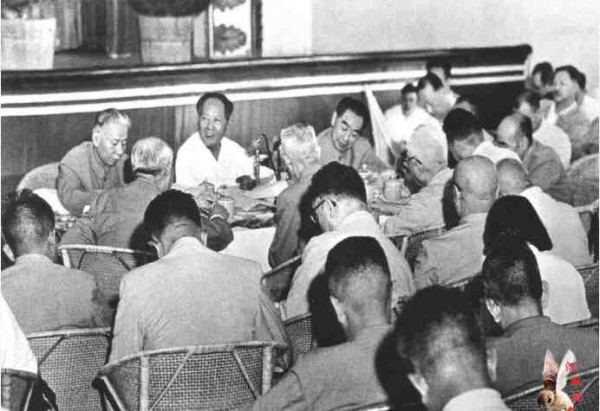 中华民族的子孙应当知道的关于毛主席的十四个谬论