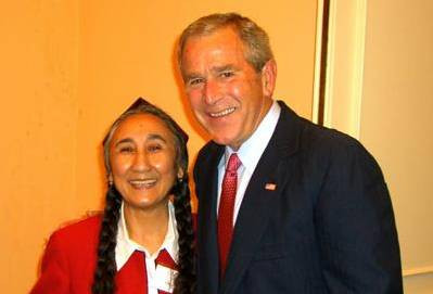 亲不亲，阶级分