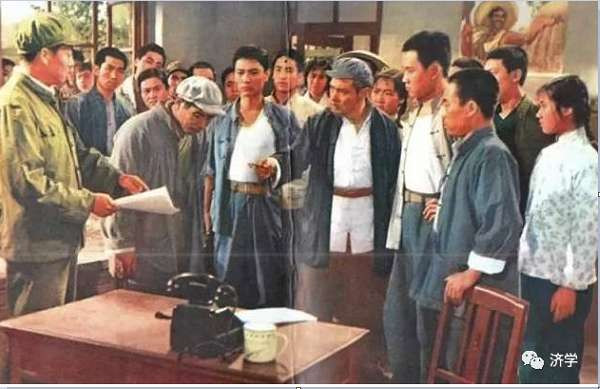 沿着社会主义大道奔前方：经典电影的经典插曲|济学欣赏